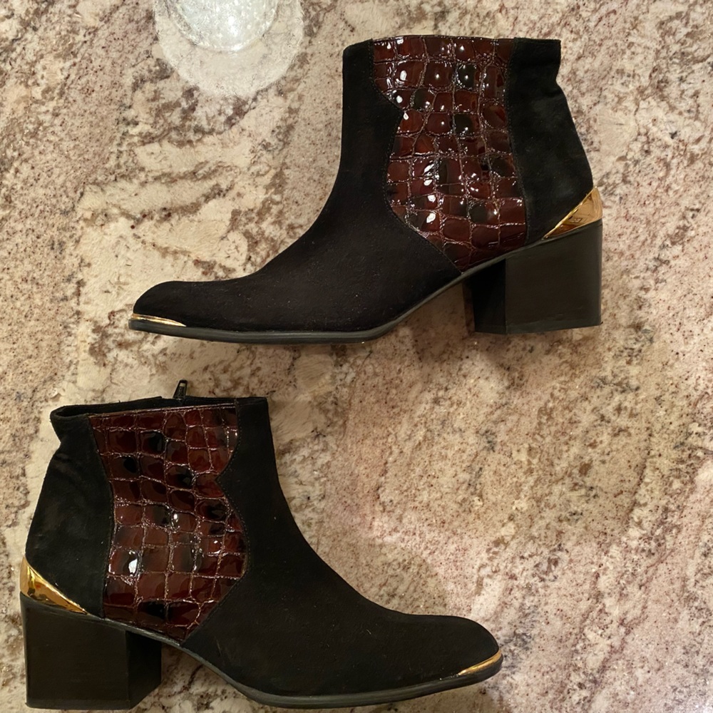 Van Eli suede anklet boots (10N)